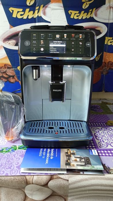 Expresor cafea Philips Latte Go 5500 cană noua, câteva cafele.