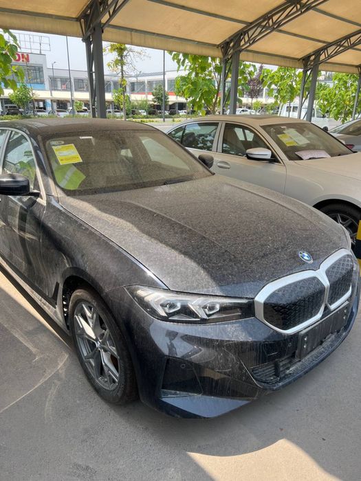 BMW i3 35L 2025 yil Natarusga tayor