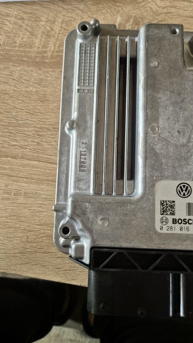 Компютър Двигател за VW Т5 2.0 TDI 140Кс