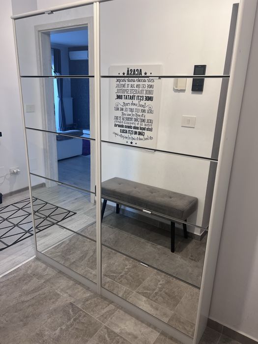 Pantofar alb cu 5 usi cu oglinzi Mobexpert