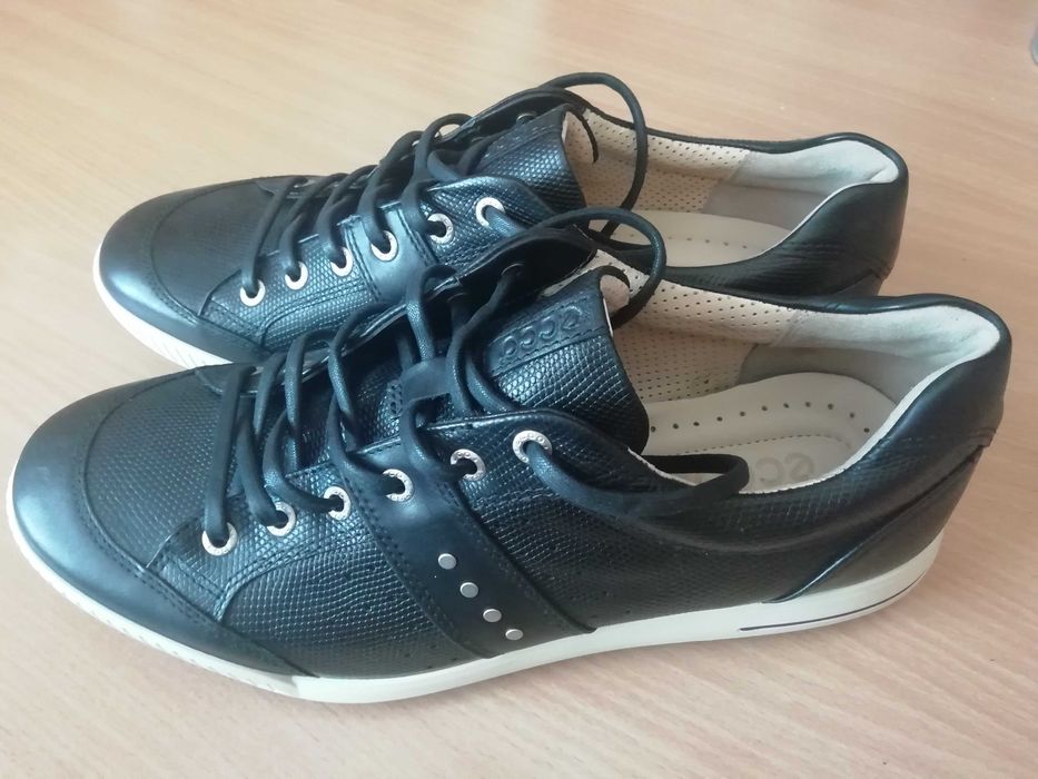 Кроссовки "ЕССО".