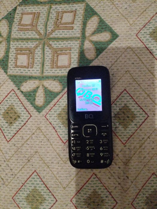 Продам простой телефон