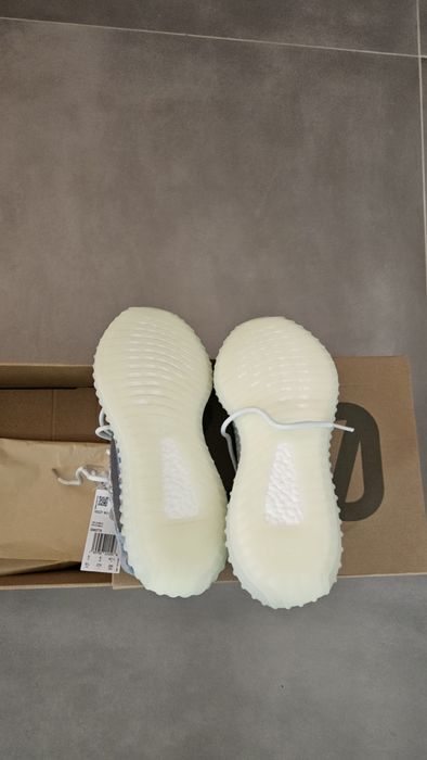 Yeezy Boost 350 V2