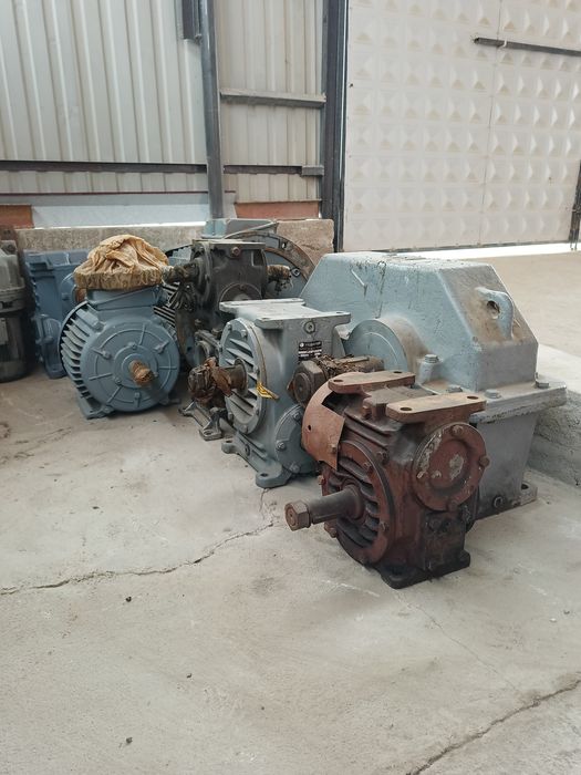 Электродвигатель редуктор