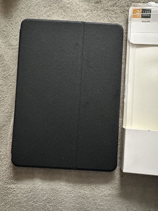 Husa case logic pt ipad air 10.5