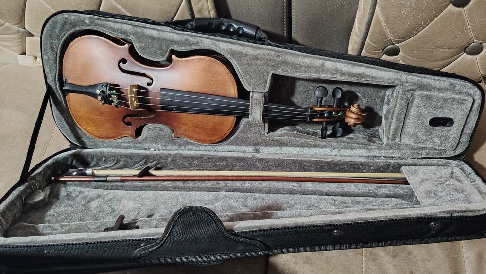 Скрипка музыкальный инструмент