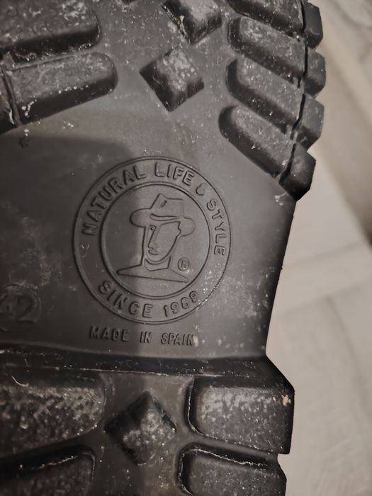 Срочно продам Зимняя обувь