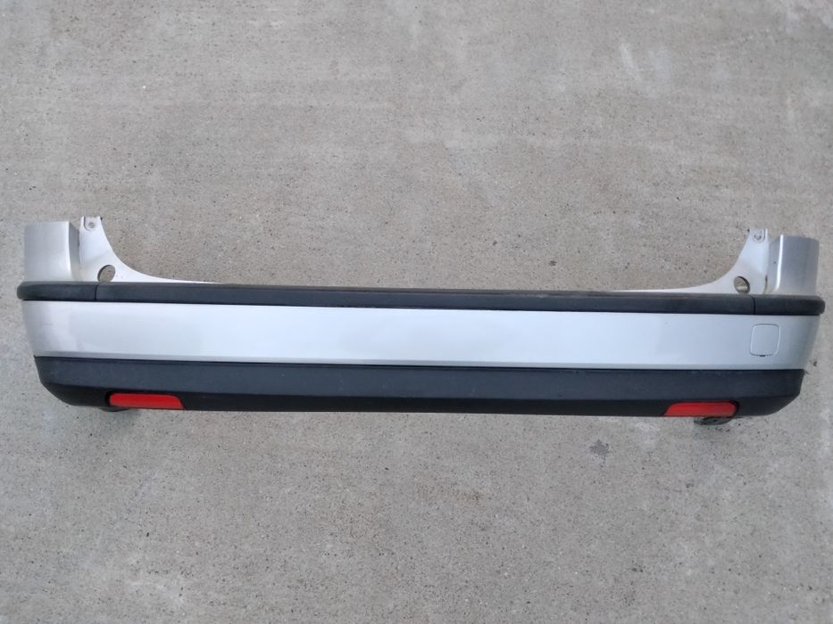 Bară spate Ford focus 2 1, 6 tdci culoare alb și gri