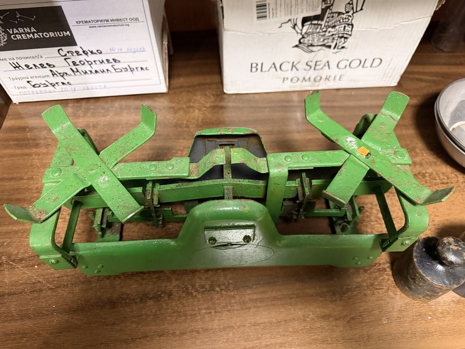 Стар кантар с тежести