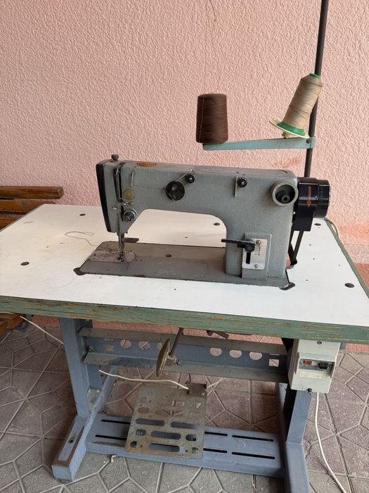 Продаётся швейная машина