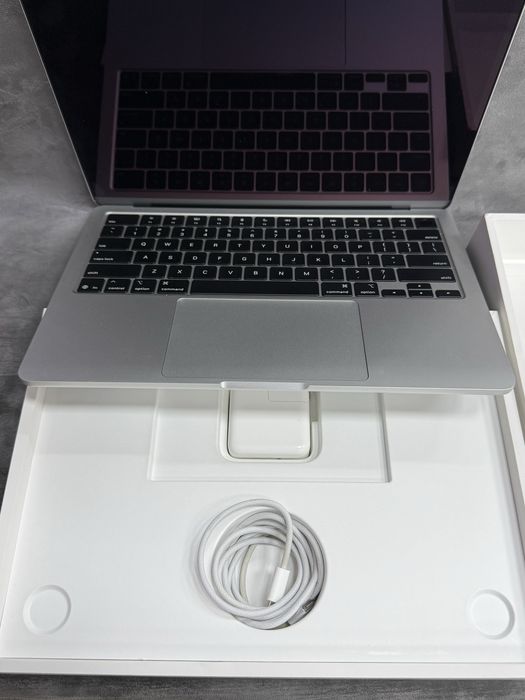 MacBook Air M4chip  13inch 16GB/256GB