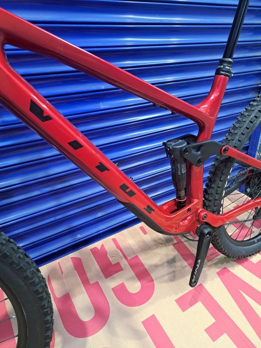 Vitus Escarpe 290 CRS Mountain Bike Carbon  XL size