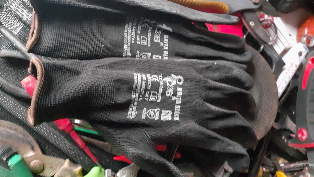 Manusi si vaselina pt diverse activitati