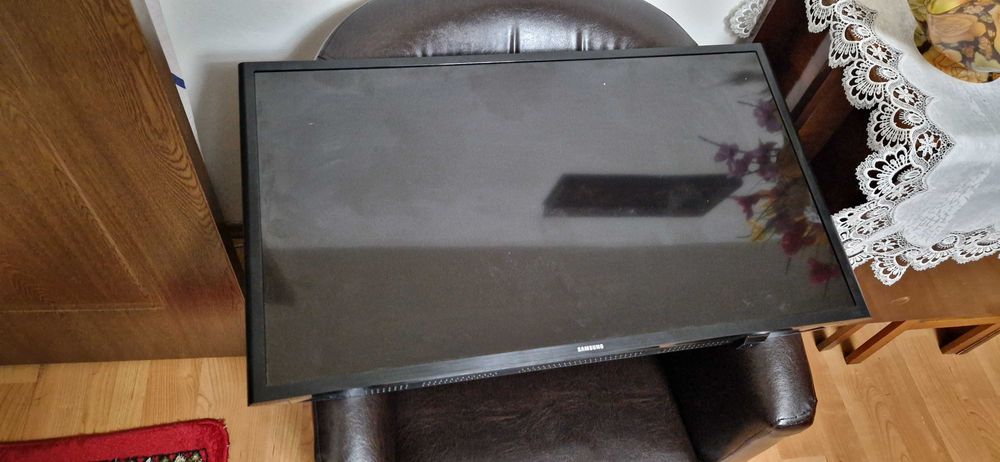 Televizor Samsung UE32J5200AW