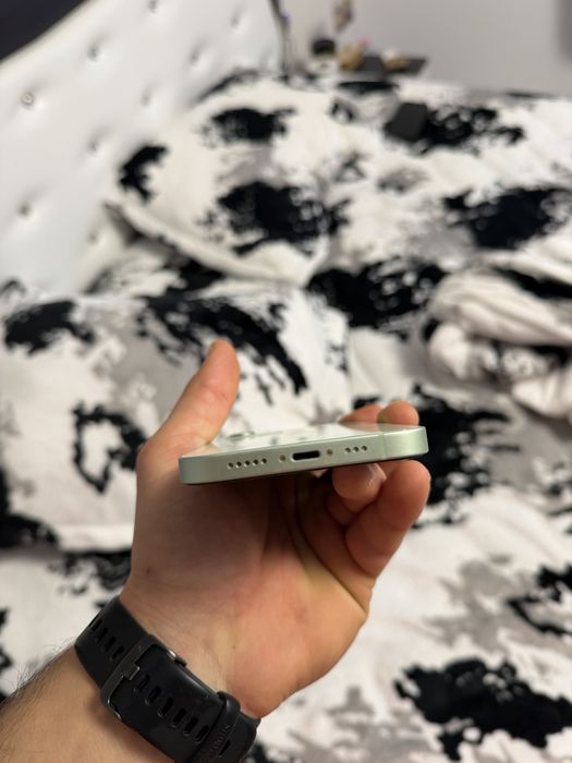 iPhone 12 folosit 64GB