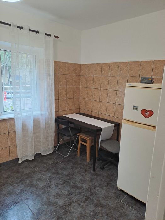 De Inchiriat: Garsoniera, 13 Septembrie - Botorani