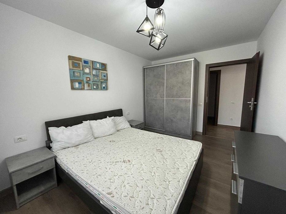 Proprietar vand apartament 2 camere Urban Plaza cu loc de parcare suprateran