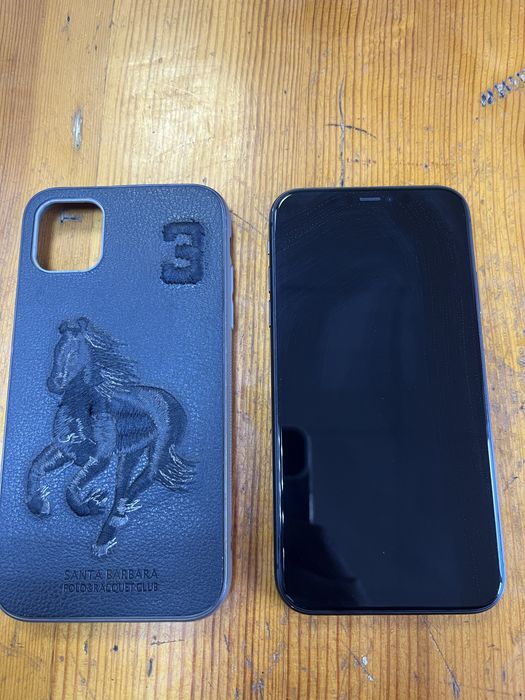 Продам Iphone 11