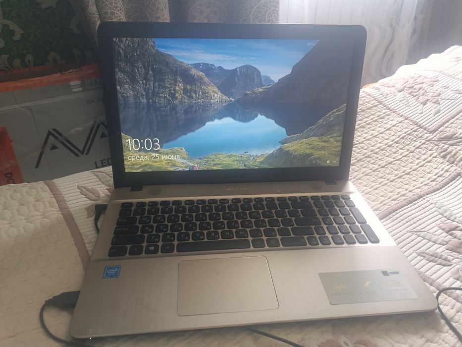 Ноутбук Asus 15.6