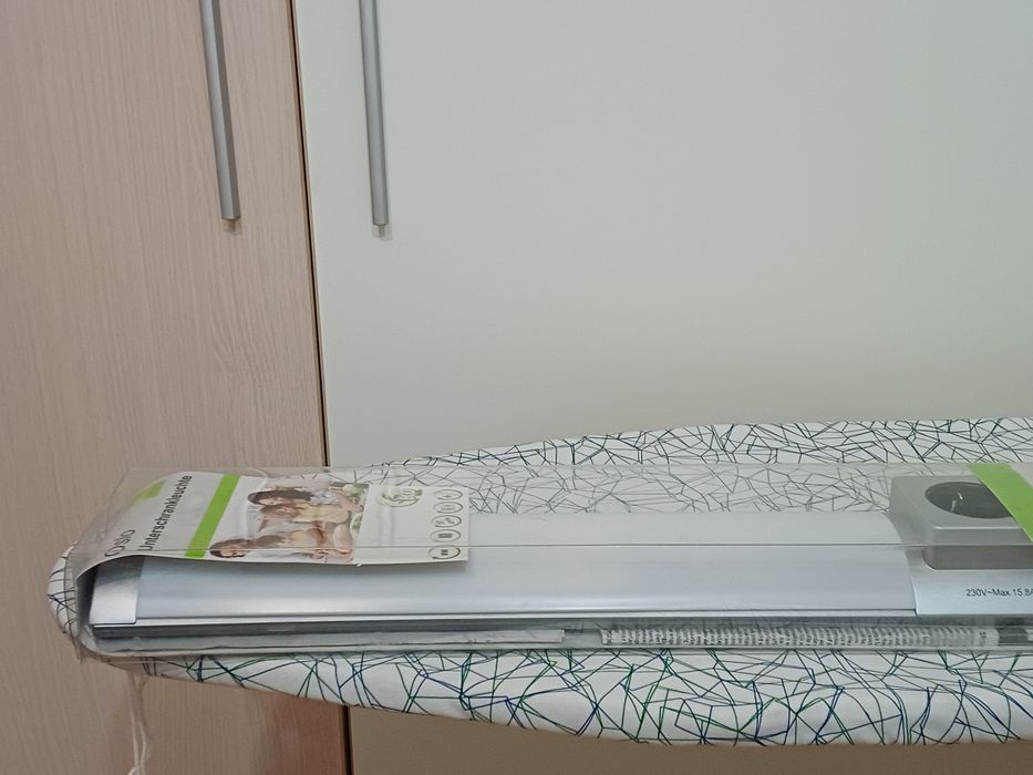 Лампа за под кухненски шкаф, с един контакт