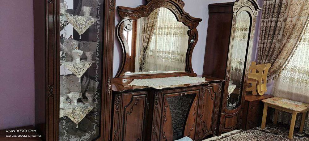 Mebel komod sotiladi.