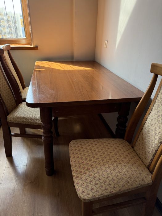 Продам обеденный стол и 6 стульев