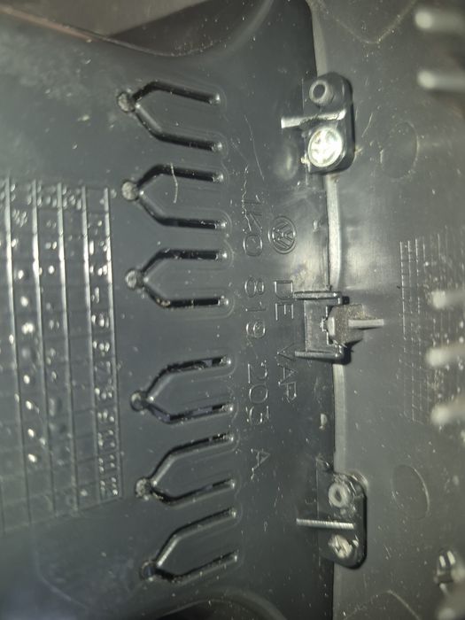 Grila ventilatie spate Volkswagen Golf 5