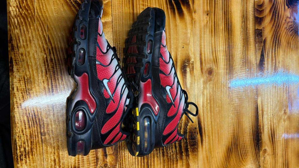 Nike TN Air Max Plus Black Fiery Red