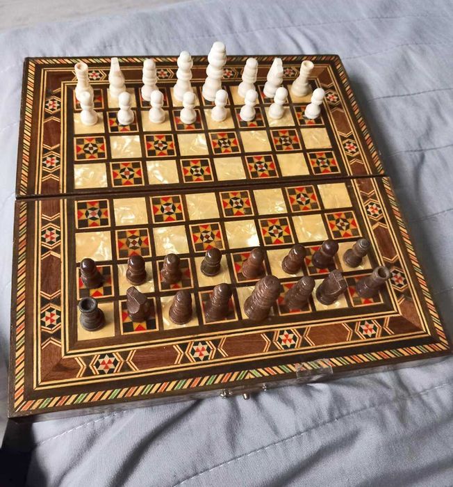 Настолна игра шах табла, два вида