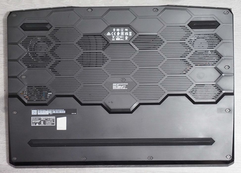 Vand laptop gaming  MSI GE76 Raider 11UG-840FR, I7-11800h, 16GB DDR4 3200MHz, 1 TB SSD NVME, RTX3070 (8GB), Display 17,3 inch, 1440p, 240Hz