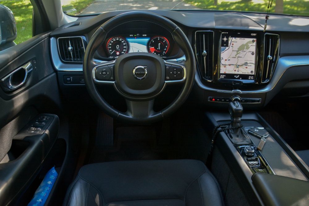 VOLVO XC60 2018 — imagine 2