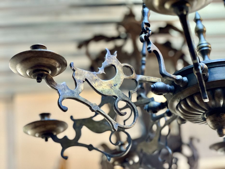 Lustră veche din bronz stil clasic piesă decorativă deosebită