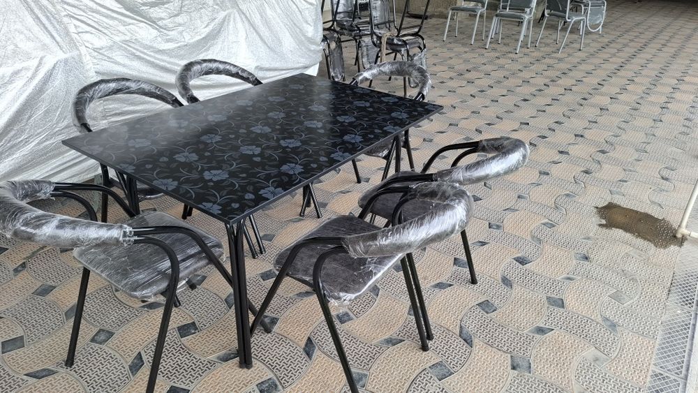 Стол стуллар сотилади