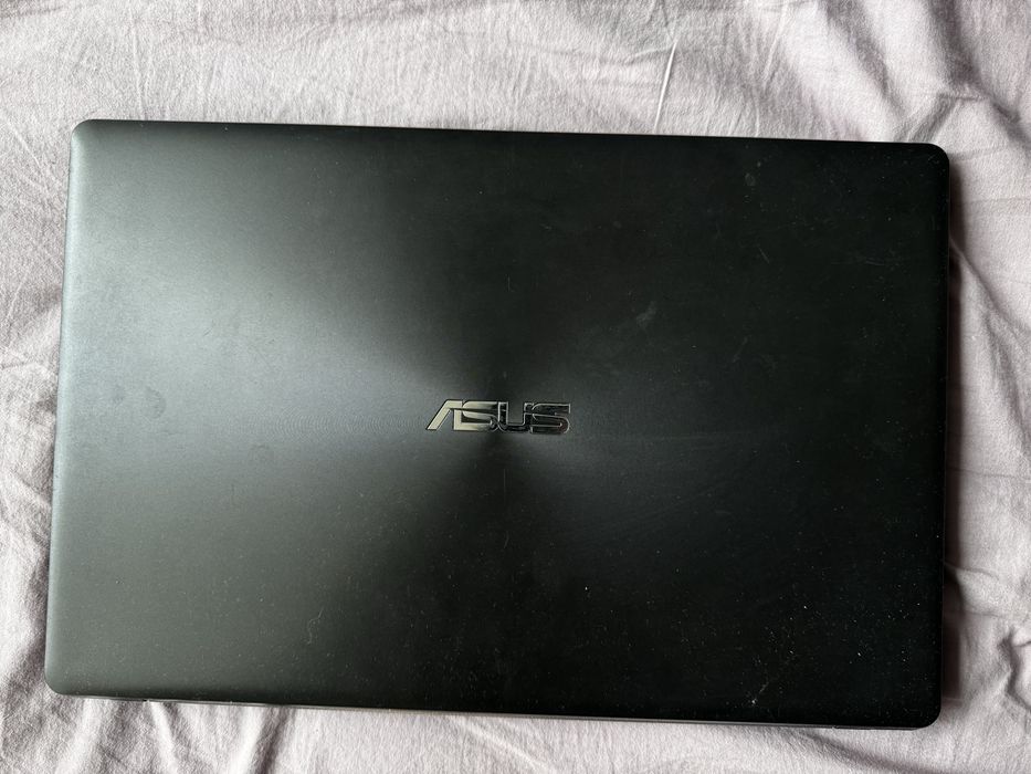 Asus ноутбук.