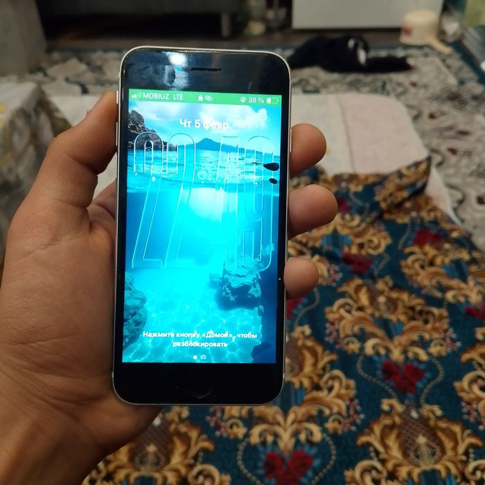 iphone SE 2020 64 GB