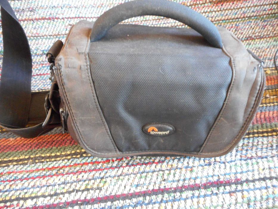 Комплект Canon EOS 700D с 3 обектива, статив и приклад - почти нови!