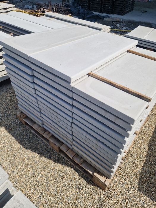 Placi de gard / tuburi de beton / capace de gard / spalieri / pași jap