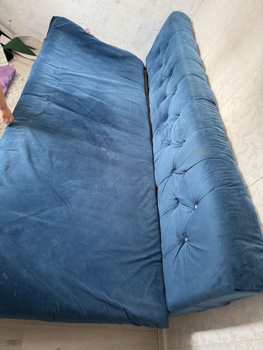 Диван 1000 отдам в центре