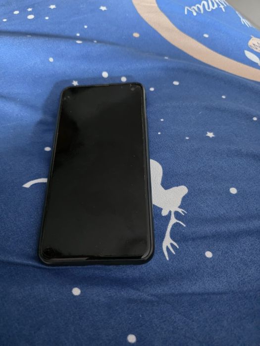 Samsung   S10  e
