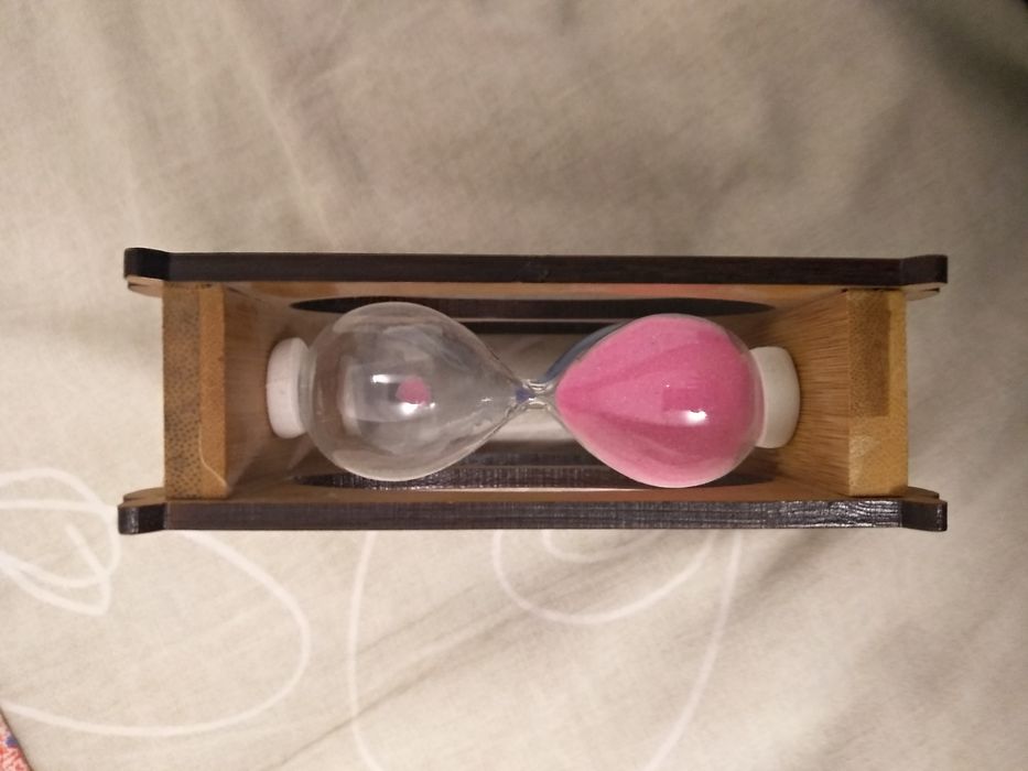 Часы песочные продам