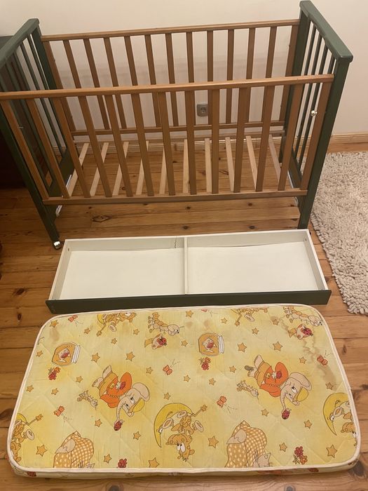 Детско креватче масив