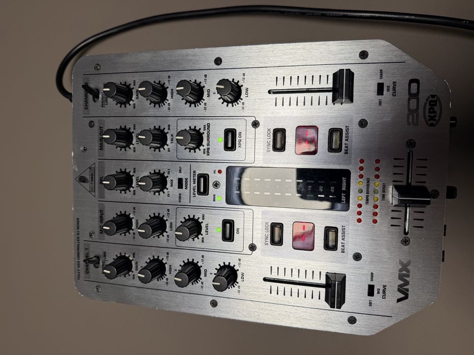 Behringer mixer vmx 200