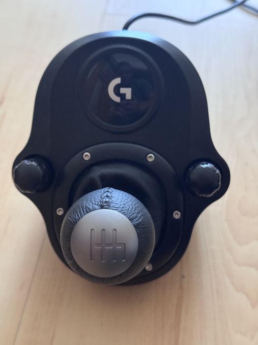 Продам игровой руль Logitech g923 + КПП