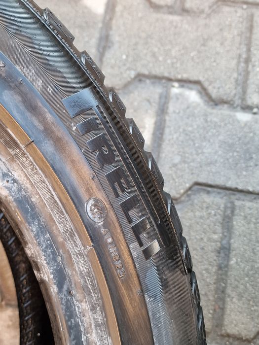 215 50 18 Pirelli 2 бр.