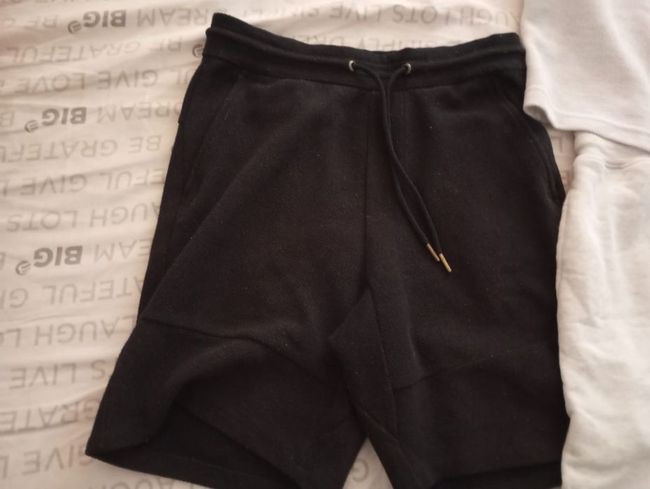 Pantaloni scurți Pull&bear