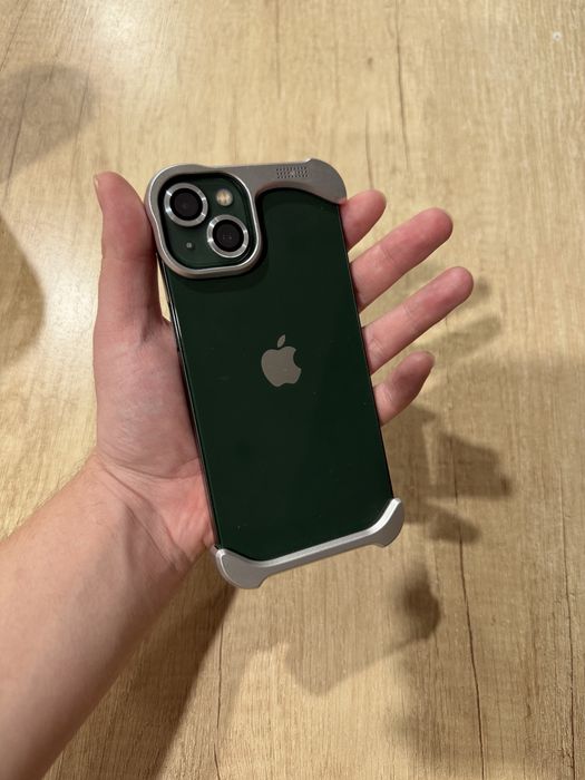 Продам Iphone 13