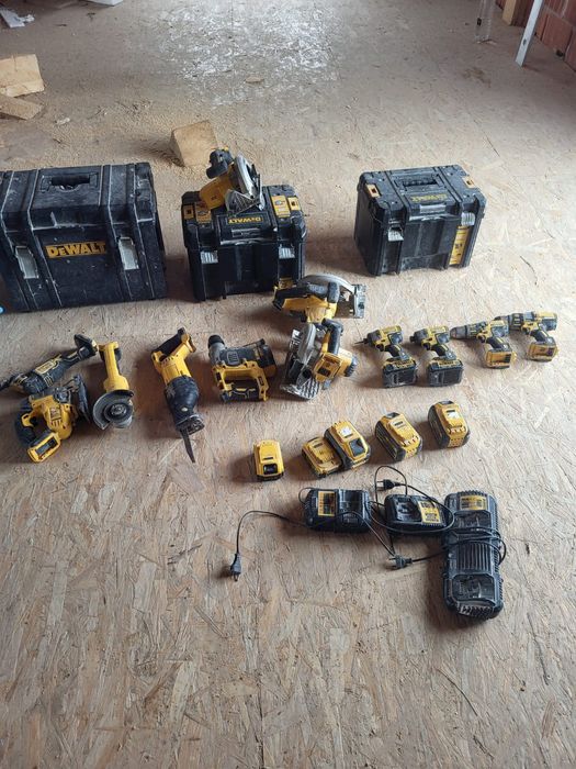 Scule dewalt de vânzare