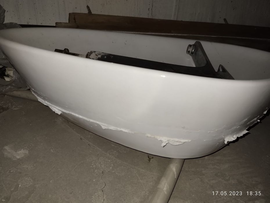 Продам раковину со смесителем.