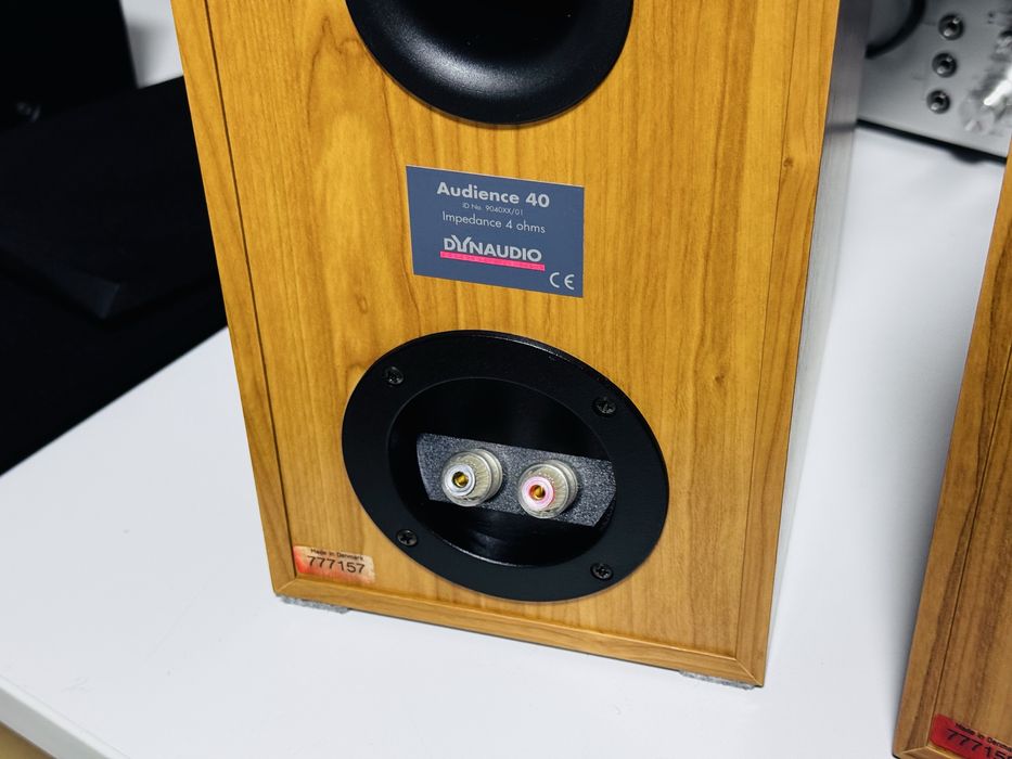 Monitoare/boxe birou de inaltă fidelitate Dynaudio Audience 40, ca NOI