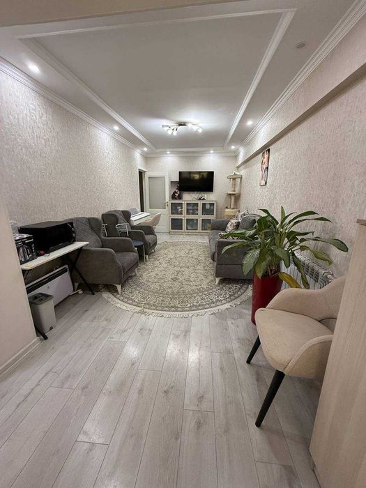 Ц-5 Монумент Мужества 4-комн 4/4 82 м² кирпич евроремонт 2х6 балкон